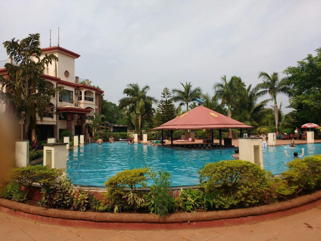 Ocean Waves Sun Baga Hotel Luaran gambar