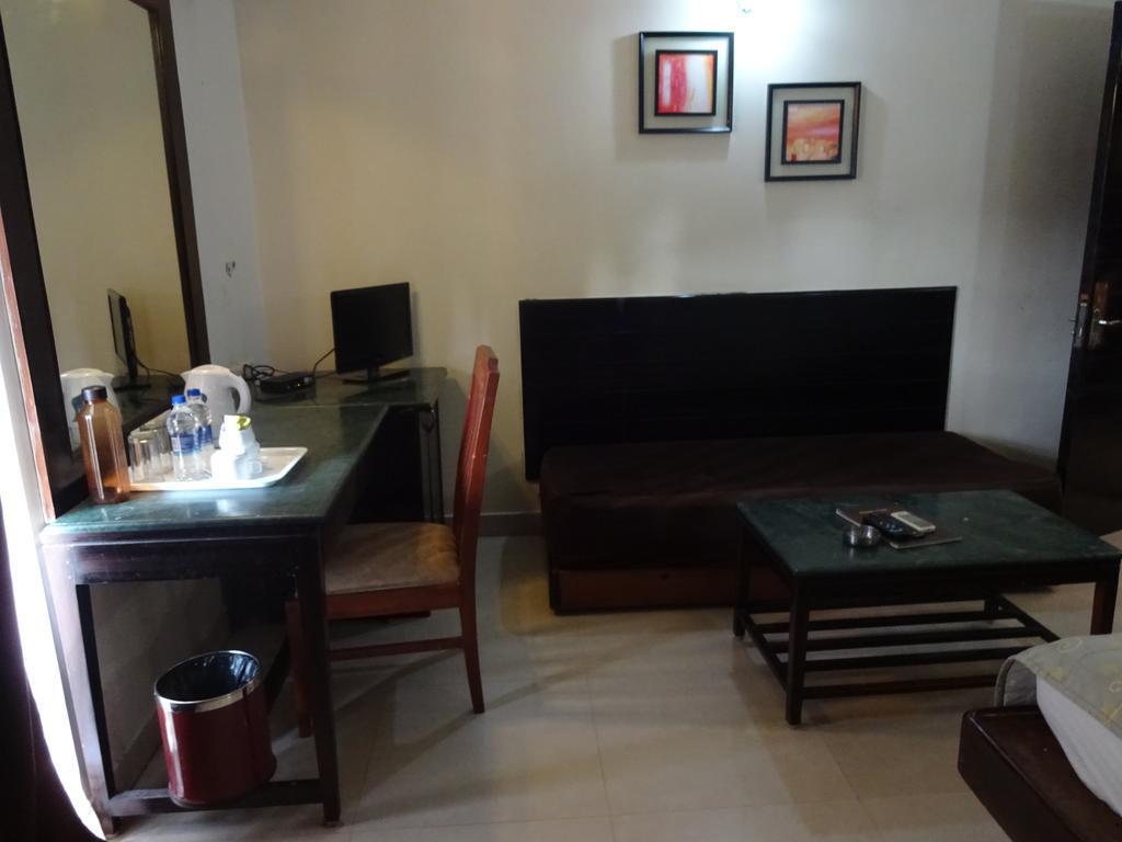 Ocean Waves Sun Baga Hotel Luaran gambar